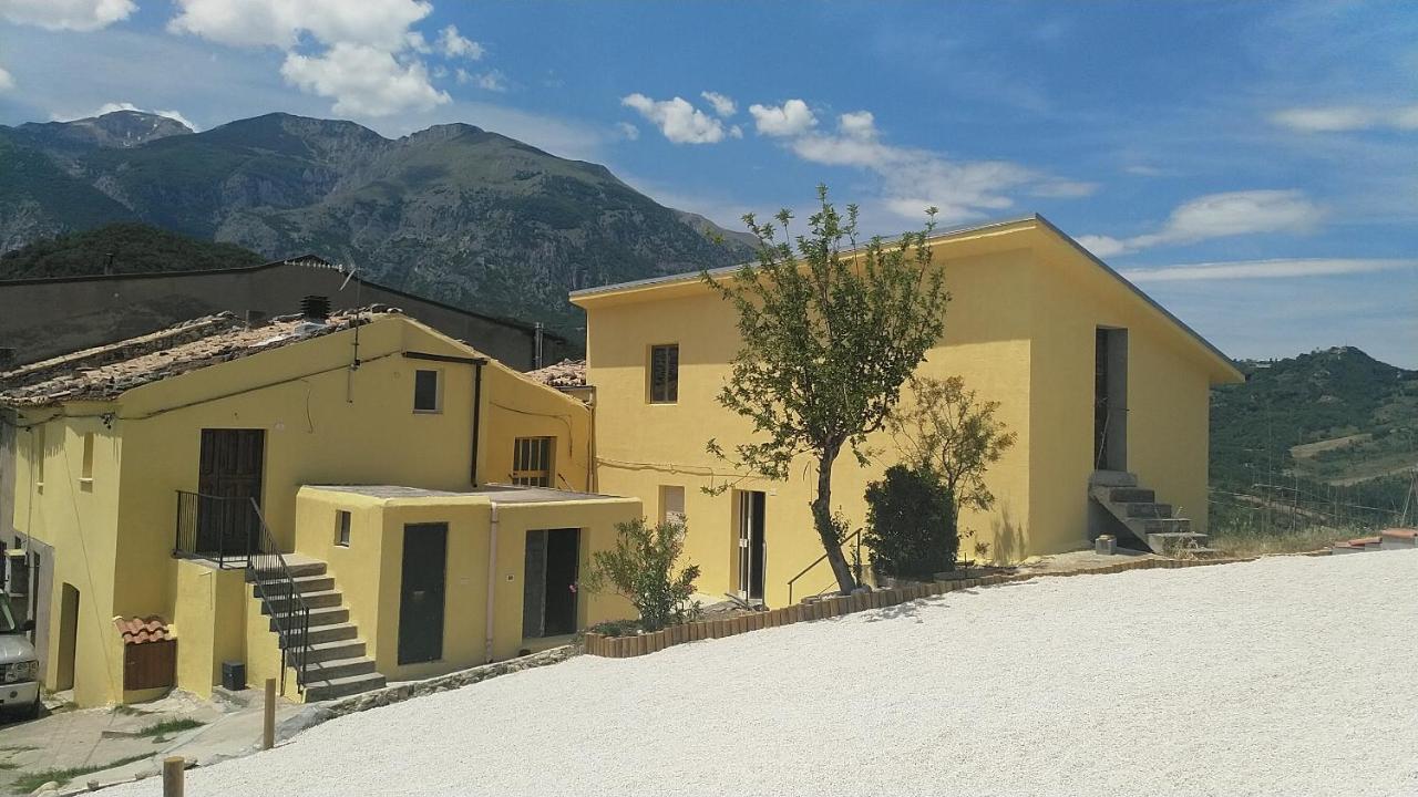 Lake Retreat - Maiella Apartment - Beautiful Lake And Mountain Views Casoli  Zewnętrze zdjęcie